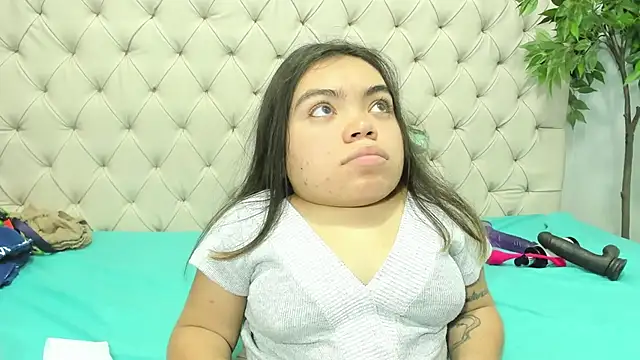 Snapshot of Michelle_Brooks chatting on 12-14-24, 01:27 Michelle Brooks online show from 12-14-24, 01:27