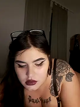 Snapshot of alexaandreea99 chatting on 02-06-25, 12:43 alexaandreea99 online show from 02-06-25, 12:43