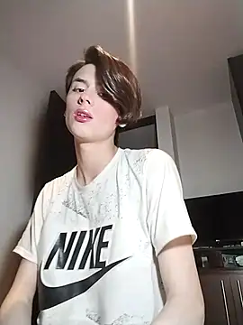 Snapshot of Alann_sr chatting on 10-29-25, 03:53 Alann sr online show from 10-29-25, 03:53