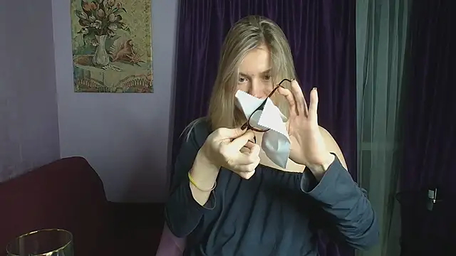 Snapshot of TaylorBre chatting on 12-20-24, 03:47 TaylorBre online show from 12-20-24, 03:47