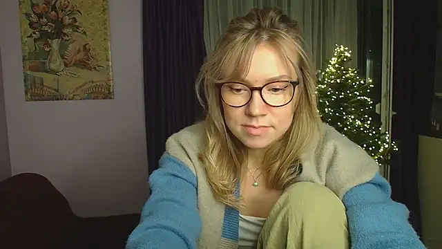 Snapshot of TaylorBre chatting on 12-25-24, 08:50 TaylorBre online show from 12-25-24, 08:50