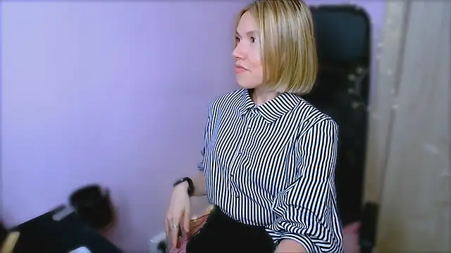 Snapshot of TaylorBre chatting on 01-13-26, 02:11 TaylorBre online show from 01-13-26, 02:11