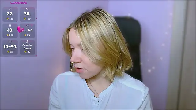 Snapshot of TaylorBre chatting on 02-18-26, 09:27 TaylorBre online show from 02-18-26, 09:27