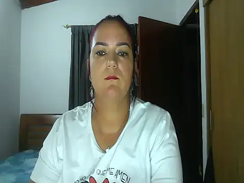 luna withe online show from 06-11-26, 05:05