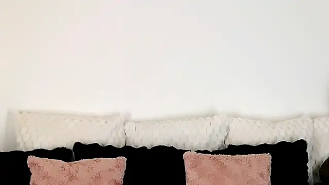 Snapshot of Aly_girl1 chatting on 01-16-26, 01:15 Aly girl1 online show from 01-16-26, 01:15