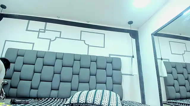 Snapshot of Jade_squirtt chatting on 01-15-25, 11:00 Jade squirtt online show from 01-15-25, 11:00