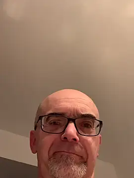 Snapshot of MaxVain chatting on 12-22-24, 05:56 MaxVain online show from 12-22-24, 05:56