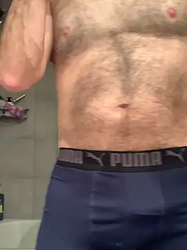 Snapshot of MaxVain chatting on 03-21-25, 01:56 MaxVain online show from 03-21-25, 01:56