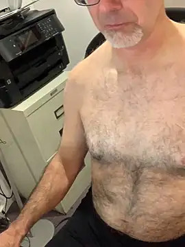 Snapshot of MaxVain chatting on 10-16-25, 06:20 MaxVain online show from 10-16-25, 06:20