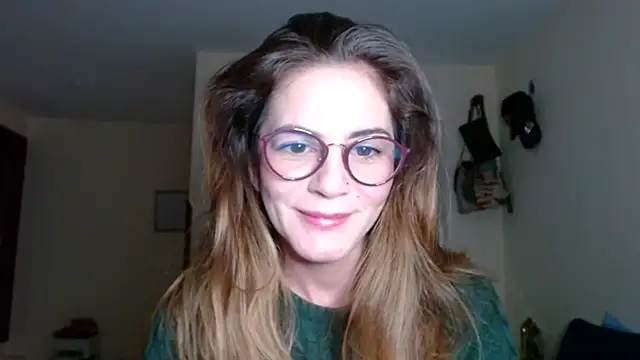 Snapshot of Hanny_24 chatting on 12-16-24, 09:14 Hanny 24 online show from 12-16-24, 09:14