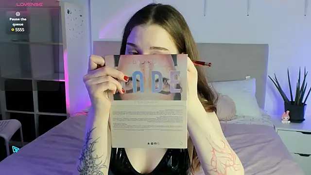 Lisa Moones online show from 03-11-25, 02:18