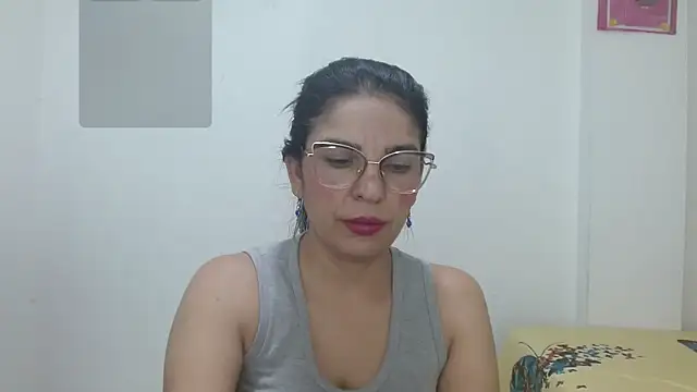 Snapshot of anybellucci43 chatting on 12-12-24, 03:32 anybellucci43 online show from 12-12-24, 03:32