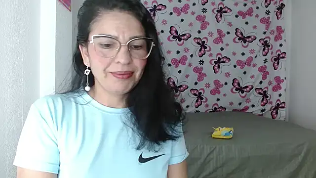 Snapshot of anybellucci43 chatting on 12-27-24, 02:47 anybellucci43 online show from 12-27-24, 02:47