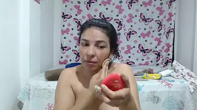 Snapshot of anybellucci43 chatting on 01-19-25, 11:00 anybellucci43 online show from 01-19-25, 11:00