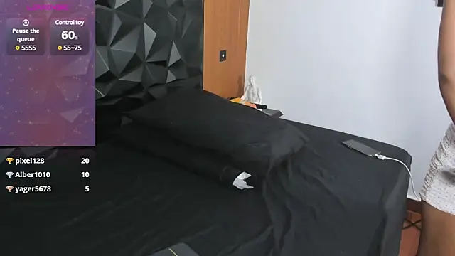 Snapshot of Wendy_Marchall chatting on 02-04-25, 02:07 Wendy Marchall online show from 02-04-25, 02:07