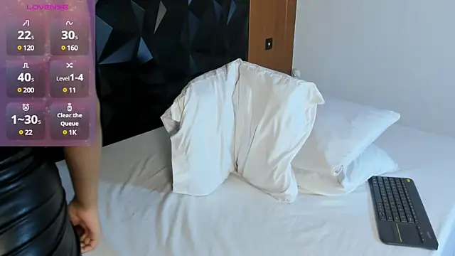 Snapshot of Wendy_Marchall chatting on 02-09-25, 06:47 Wendy Marchall online show from 02-09-25, 06:47