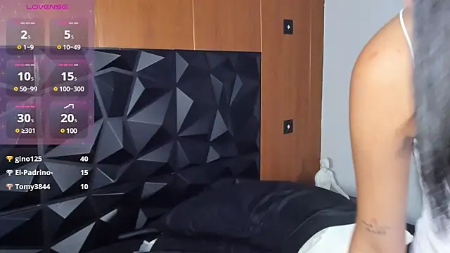 Snapshot of Wendy_Marchall chatting on 02-16-25, 01:25 Wendy Marchall online show from 02-16-25, 01:25