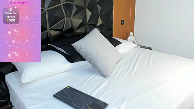 Snapshot of Wendy_Marchall chatting on 03-08-25, 11:28 Wendy Marchall online show from 03-08-25, 11:28