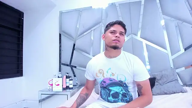 MelissaAndZeuss online show from 02-20-25, 05:23