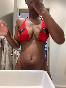 Snapshot of mmbaliii chatting on 10-31-25, 10:27 mmbaliii online show from 10-31-25, 10:27