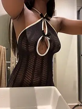 Snapshot of mmbaliii chatting on 11-25-25, 10:48 mmbaliii online show from 11-25-25, 10:48