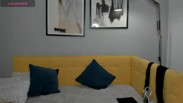 Snapshot of Linda_Insatiable chatting on 03-09-25, 04:38 Linda Insatiable online show from 03-09-25, 04:38