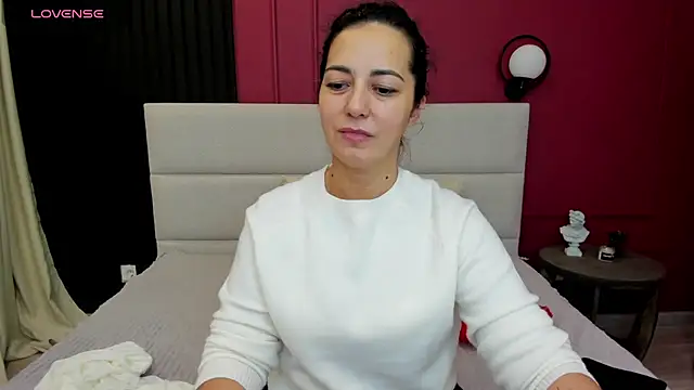 Snapshot of Linda_Insatiable chatting on 10-11-25, 01:16 Linda Insatiable online show from 10-11-25, 01:16