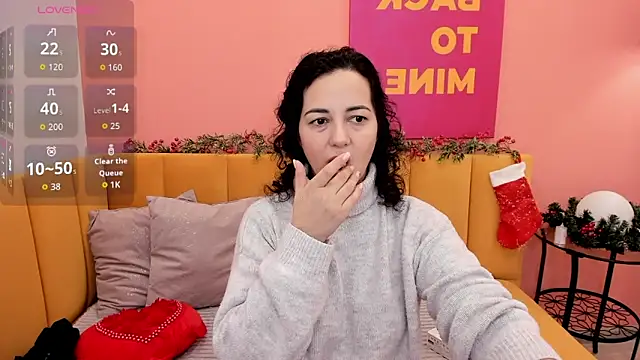 Snapshot of Linda_Insatiable chatting on 12-04-25, 01:48 Linda Insatiable online show from 12-04-25, 01:48