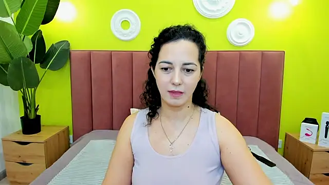 Snapshot of Linda_Insatiable chatting on 02-05-26, 01:32 Linda Insatiable online show from 02-05-26, 01:32