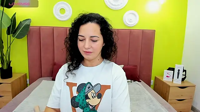 Snapshot of Linda_Insatiable chatting on 02-09-26, 01:09 Linda Insatiable online show from 02-09-26, 01:09