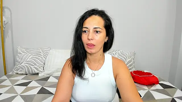 Snapshot of Linda_Insatiable chatting on 06-21-26, 01:30 Linda Insatiable online show from 06-21-26, 01:30