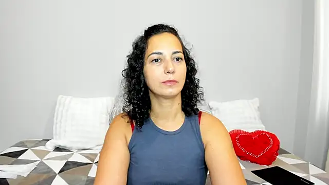 Snapshot of Linda_Insatiable chatting on 07-23-26, 01:19 Linda Insatiable online show from 07-23-26, 01:19