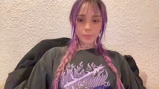 Snapshot of loletabb chatting on 09-11-25, 11:21 loletabb online show from 09-11-25, 11:21