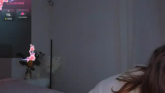 Laura Leee online show from 12-23-24, 09:38