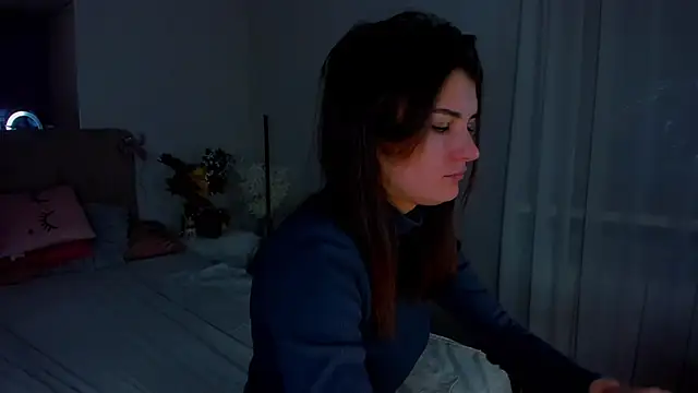 Laura Leee online show from 12-30-24, 06:20