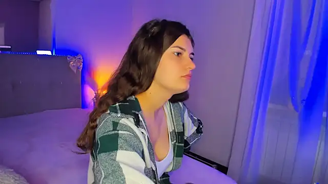 Laura Leee online show from 06-01-26, 04:58