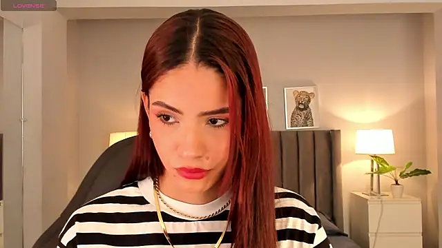 Snapshot of Madie__collins chatting on 01-18-25, 11:54 Madie collins online show from 01-18-25, 11:54