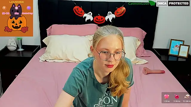 CatmintLush online show from 10-19-25, 11:49