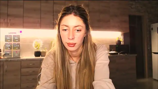 Snapshot of ___art chatting on 03-07-25, 04:11    art online show from 03-07-25, 04:11