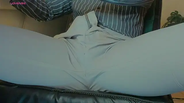 Snapshot of MrLonely02 chatting on 01-03-25, 04:22 MrLonely02 online show from 01-03-25, 04:22