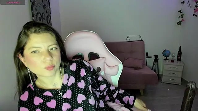 Snapshot of Susana_garcia_ chatting on 03-07-25, 06:35 Susana garcia online show from 03-07-25, 06:35