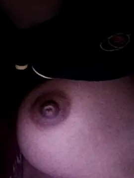 Snapshot of Riyu_05 chatting on 12-15-24, 06:37 Riyu 05 online show from 12-15-24, 06:37