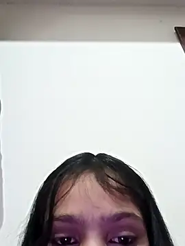 Snapshot of Riyu_05 chatting on 01-22-25, 06:20 Riyu 05 online show from 01-22-25, 06:20