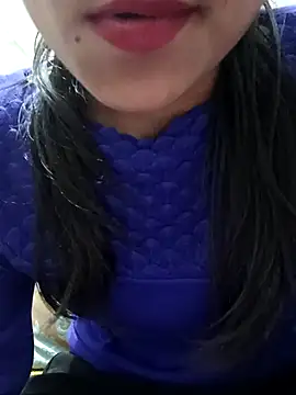 Snapshot of Riyu_05 chatting on 02-04-25, 10:10 Riyu 05 online show from 02-04-25, 10:10