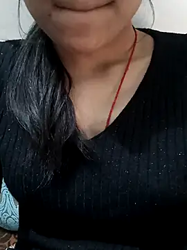 Snapshot of Riyu_05 chatting on 02-07-25, 11:01 Riyu 05 online show from 02-07-25, 11:01