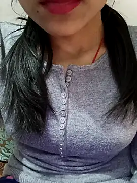 Snapshot of Riyu_05 chatting on 02-14-25, 11:10 Riyu 05 online show from 02-14-25, 11:10