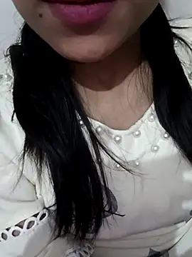 Snapshot of Riyu_05 chatting on 03-04-25, 06:37 Riyu 05 online show from 03-04-25, 06:37