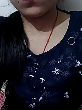 Snapshot of Riyu_05 chatting on 03-08-25, 10:00 Riyu 05 online show from 03-08-25, 10:00