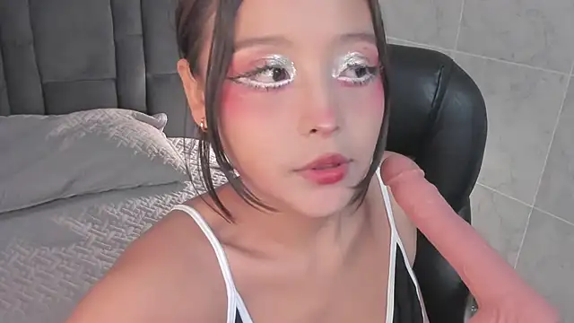 Snapshot of Teen_sofia_ chatting on 02-08-25, 11:34 Teen sofia online show from 02-08-25, 11:34