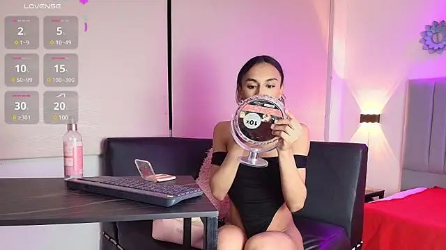 Snapshot of Chloe_Cherry21 chatting on 01-28-25, 02:32 Chloe Cherry21 online show from 01-28-25, 02:32